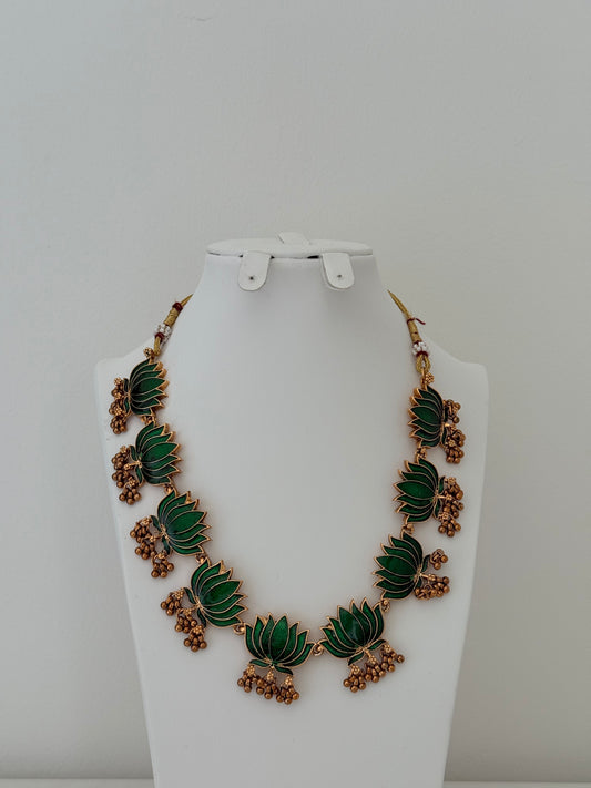 Lotus Necklace Set
