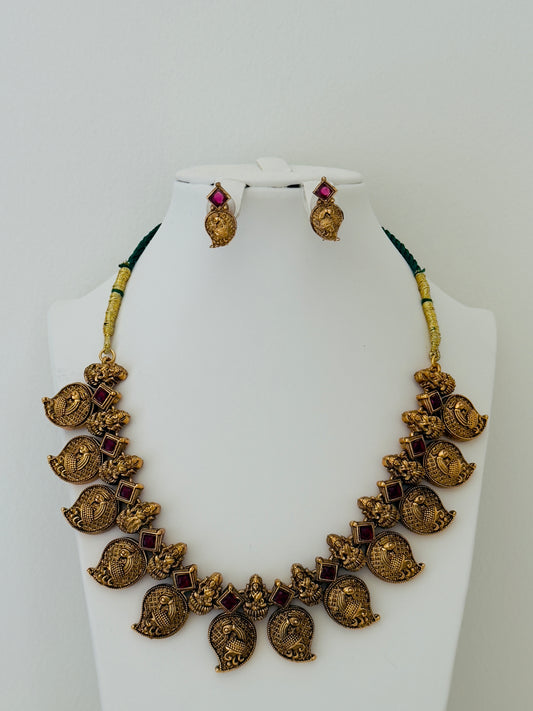 Beautiful Leaf design Necklace set