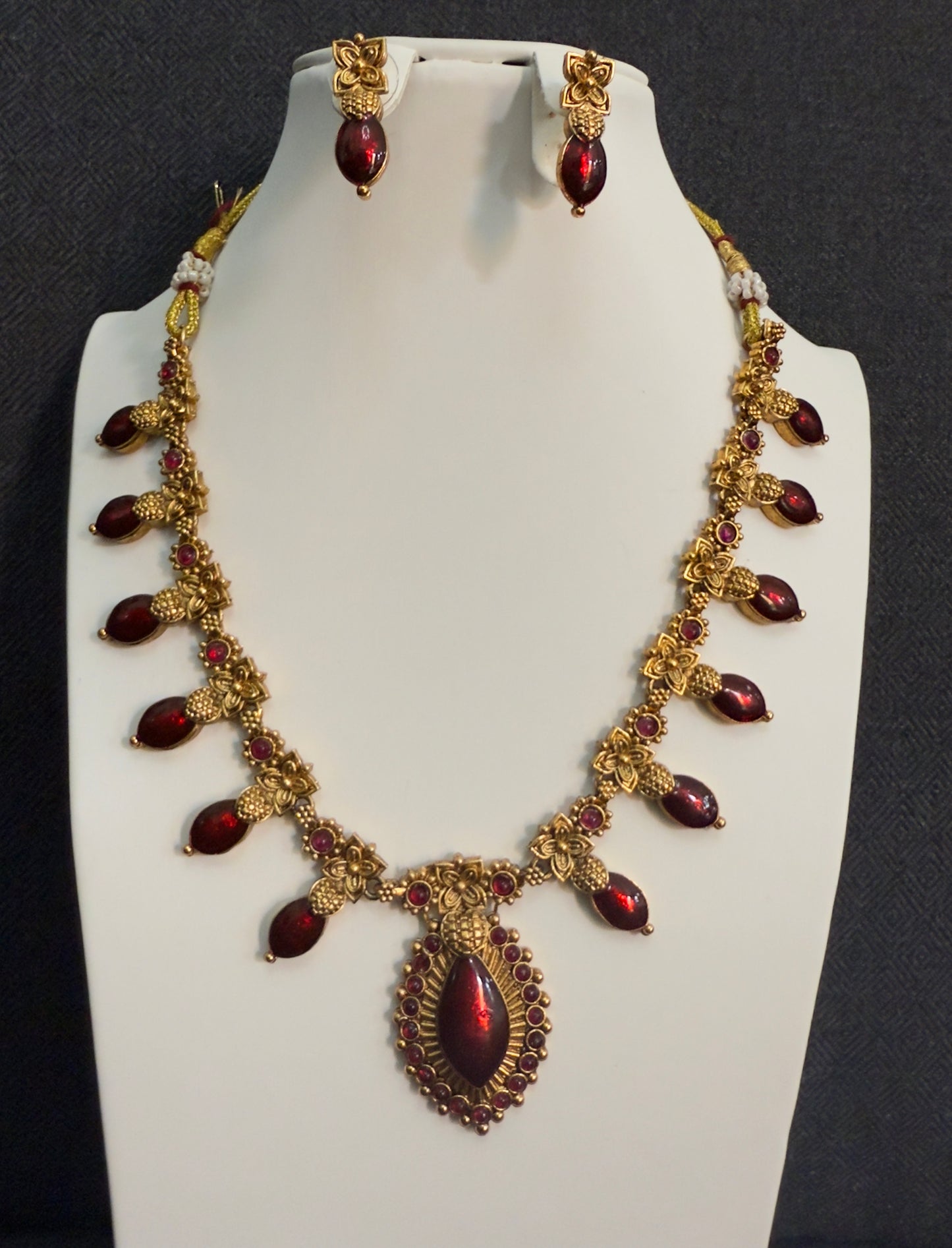 Light weight Mullamott Mala with Pendant