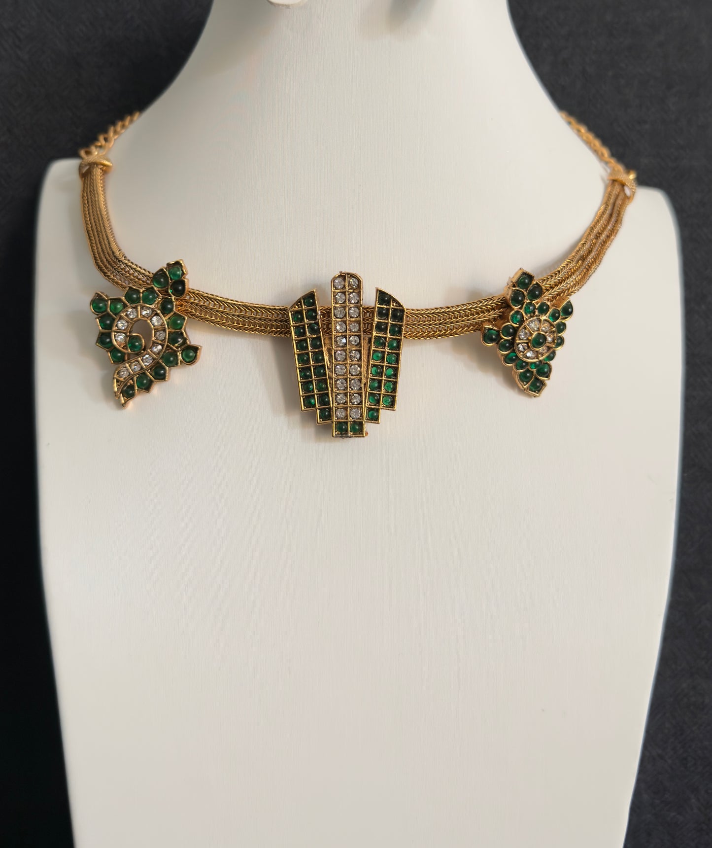 Choker set