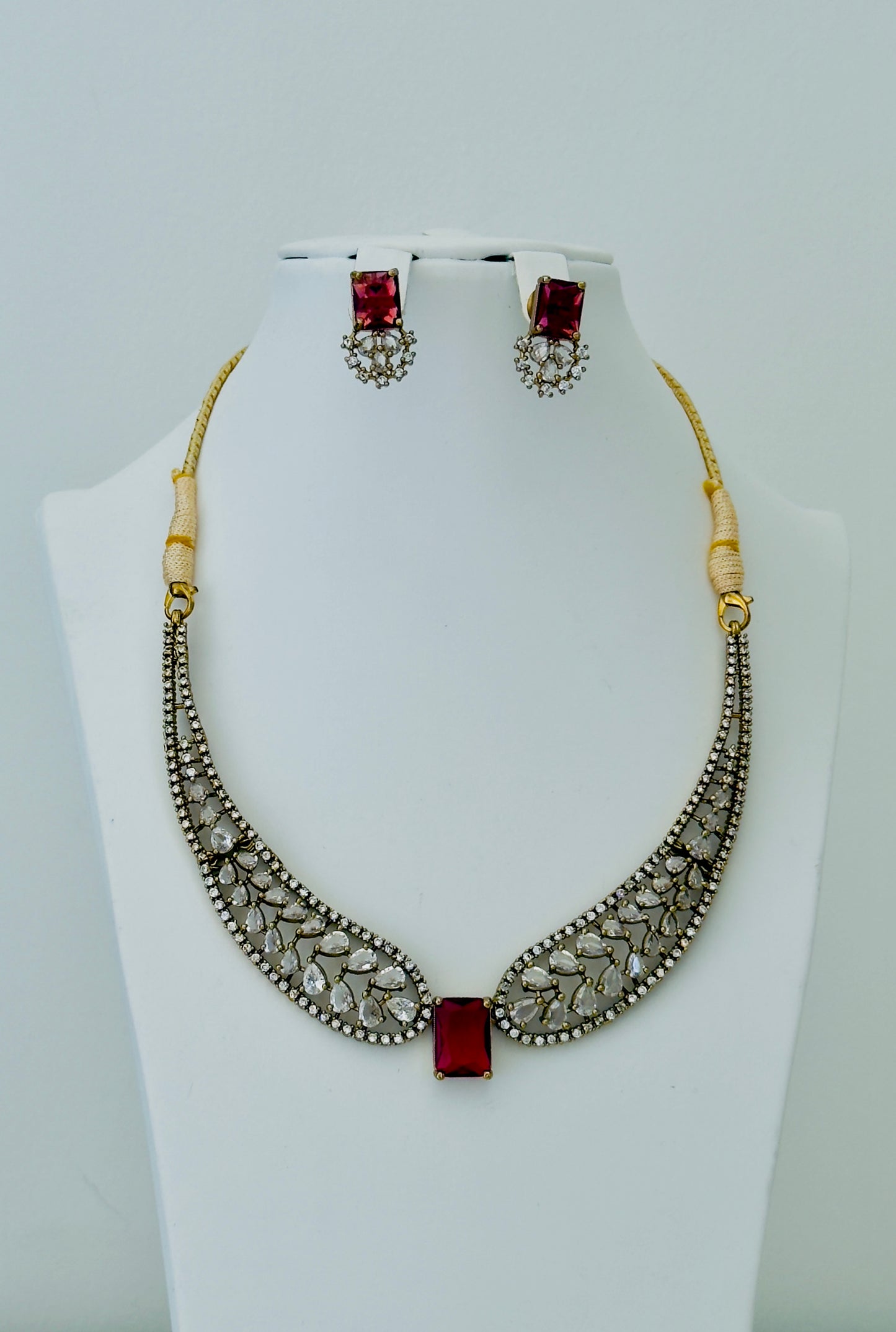 Simple and Elegant Partywear Necklace set with Earring