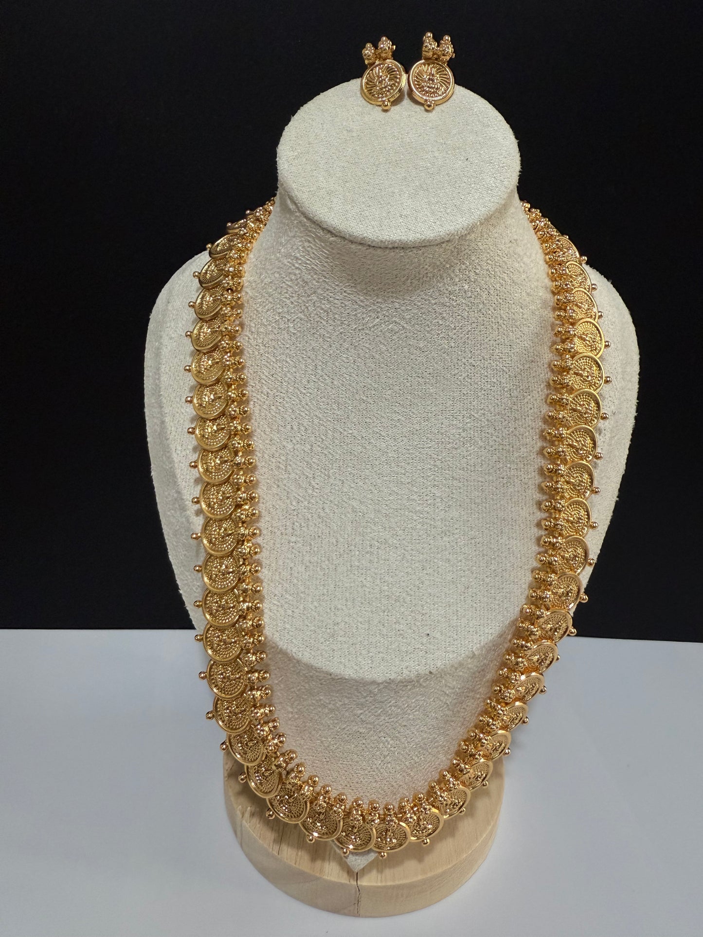 Long golden coin set