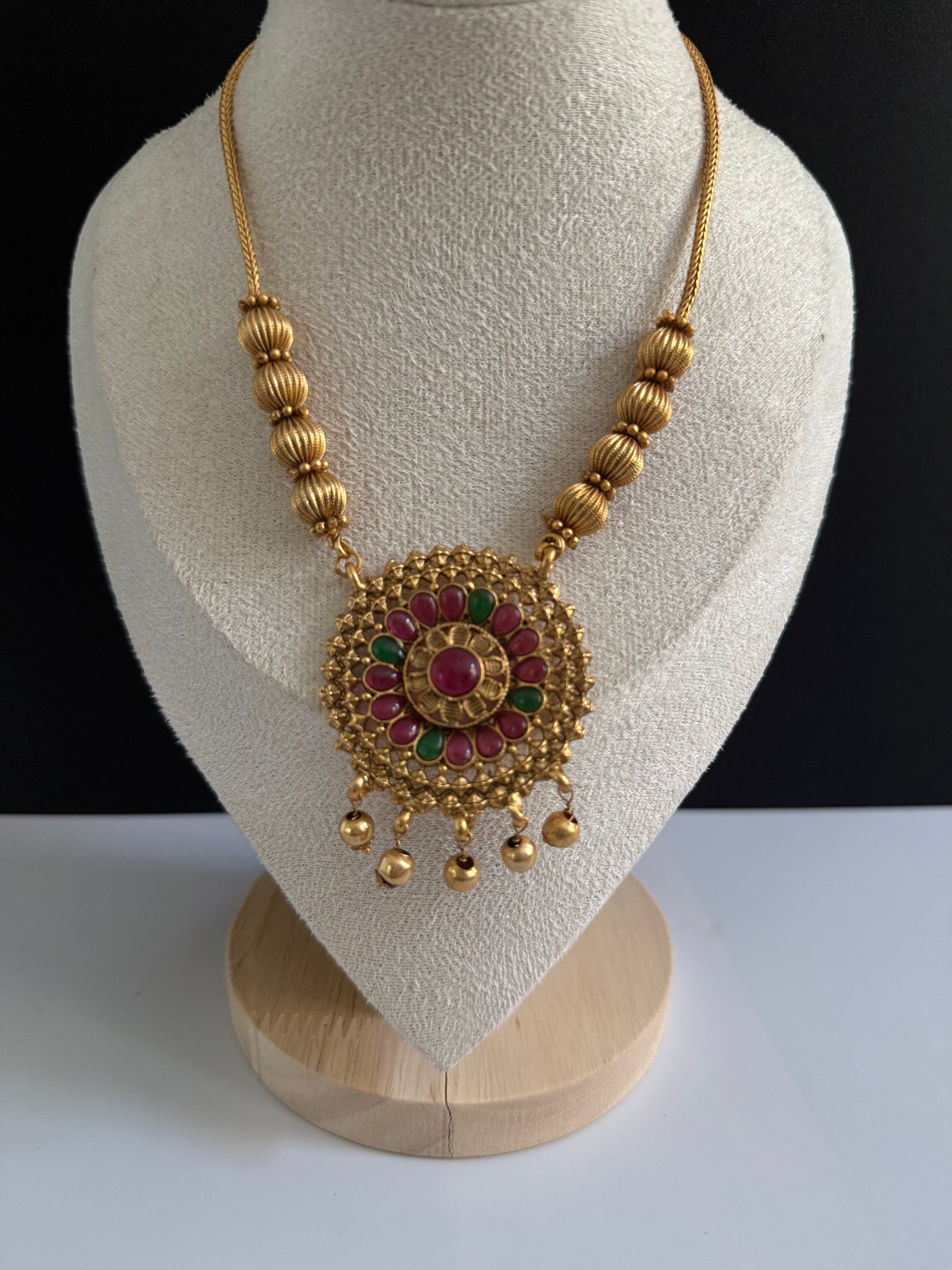 Lightweight Designer Pendantset with jhumka