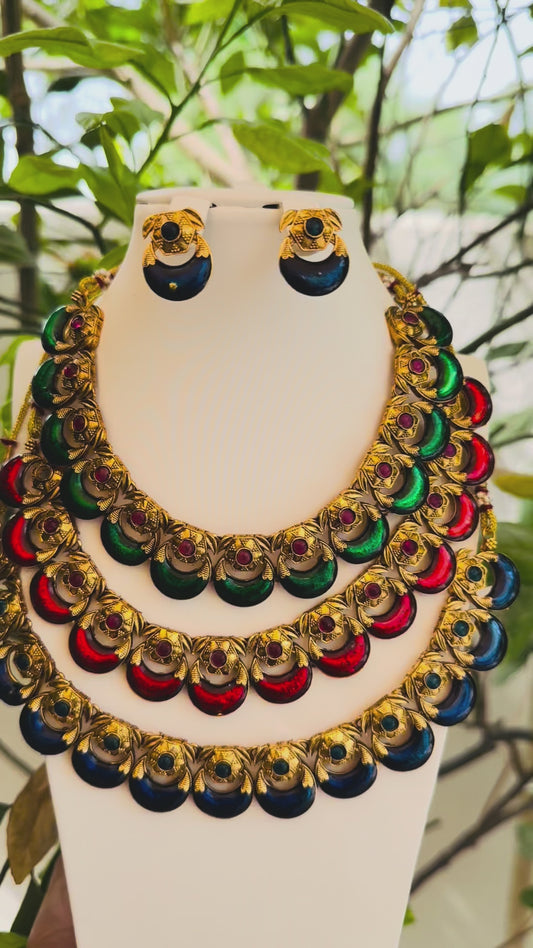 Moon Shaped Light weight/Party wear Necklace (Copy)